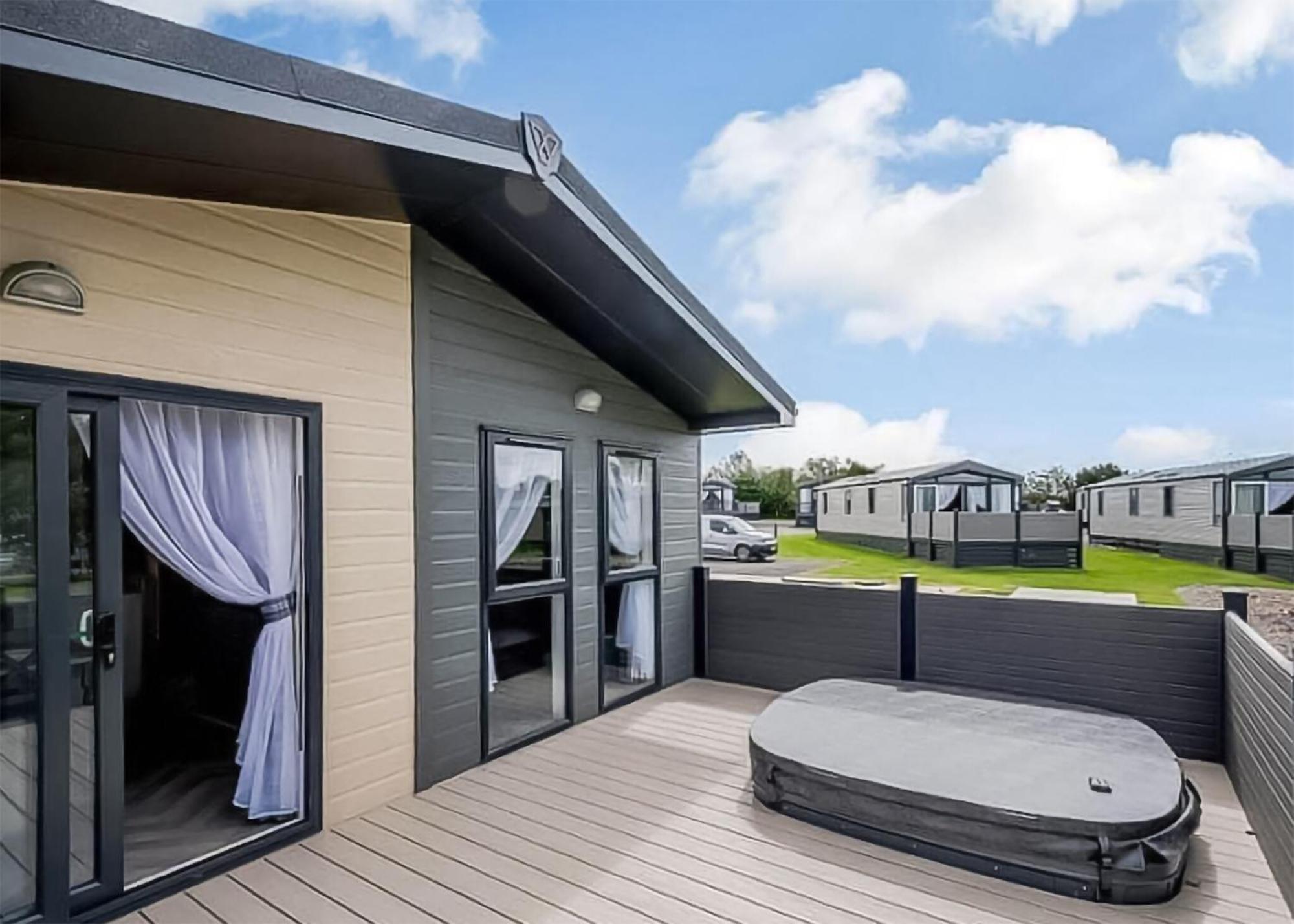 Green Meadows Country Park Harker Exterior foto