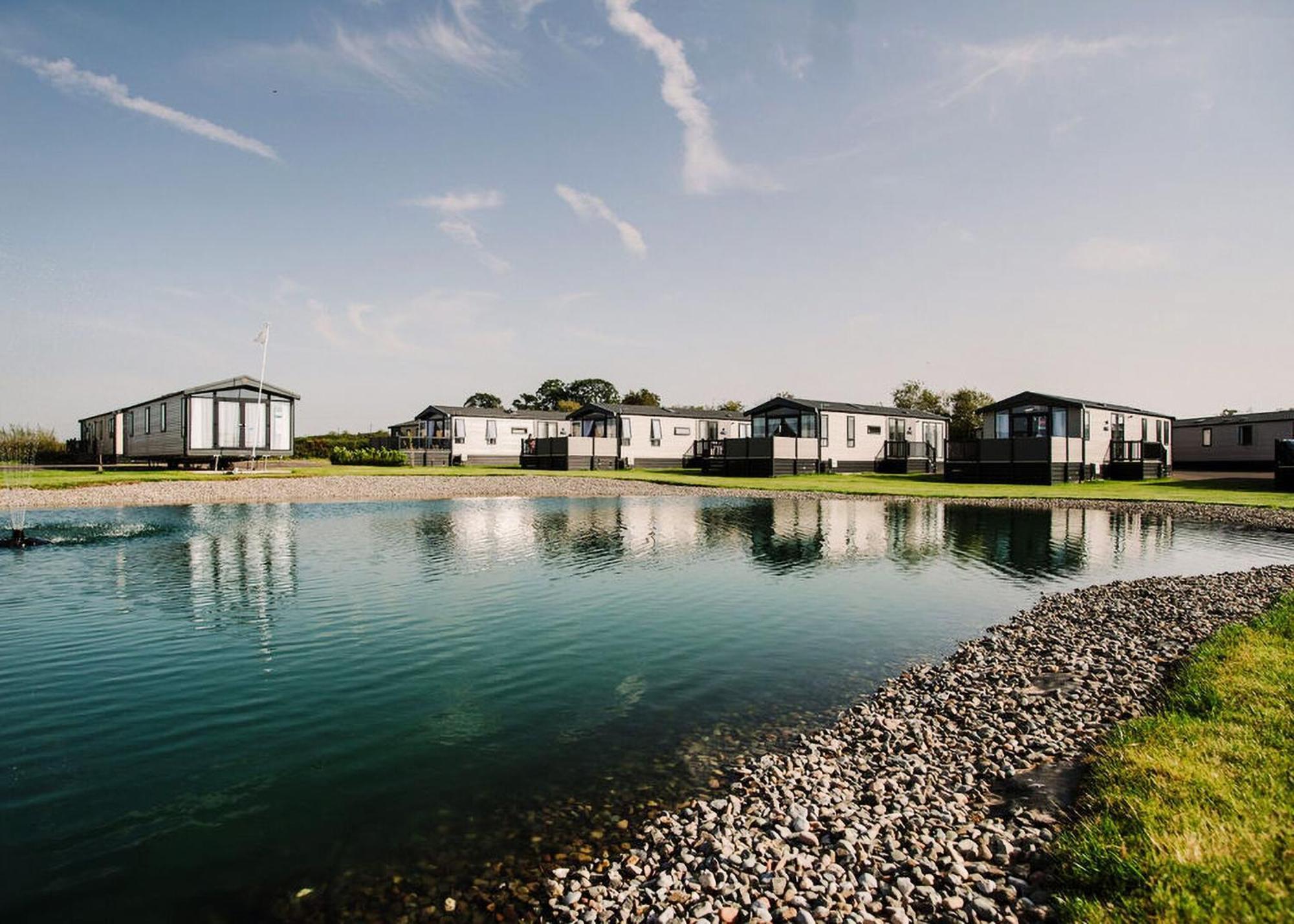 Green Meadows Country Park Harker Exterior foto