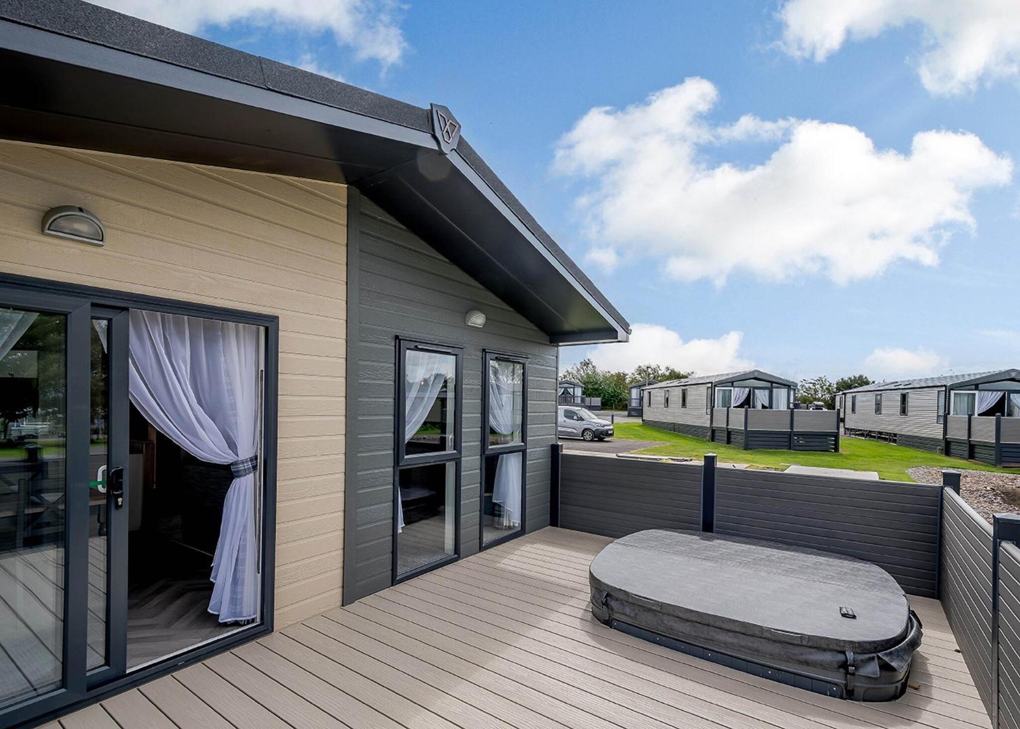 Green Meadows Country Park Harker Exterior foto