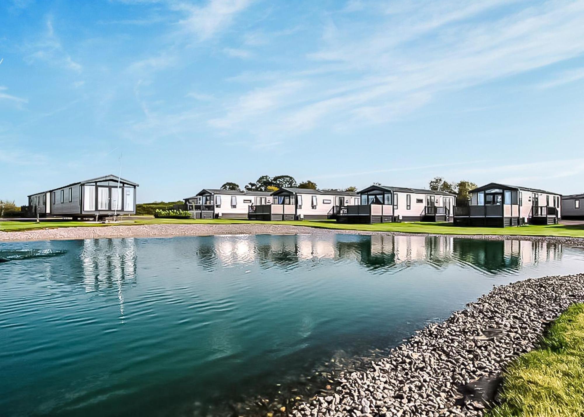 Green Meadows Country Park Harker Exterior foto